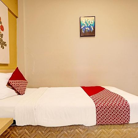 Sky Guesthouse Semarang Exterior photo